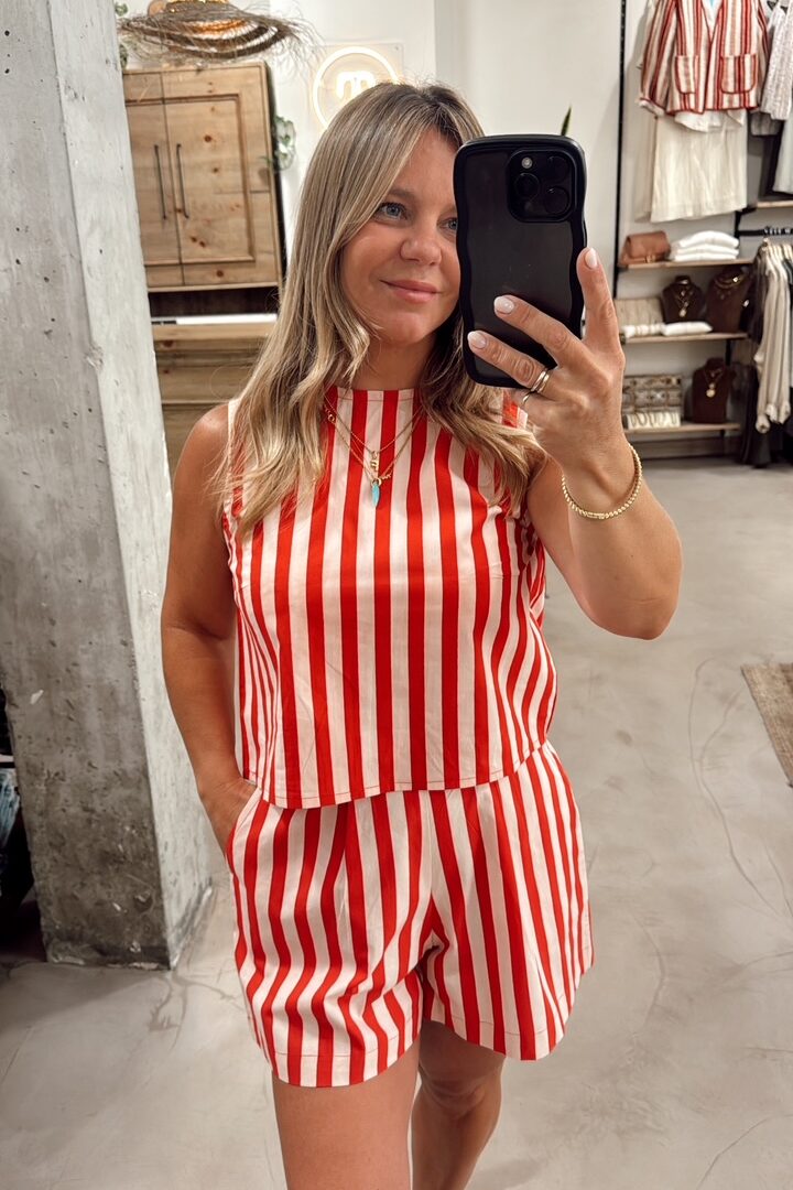 Short Rayas Rojas